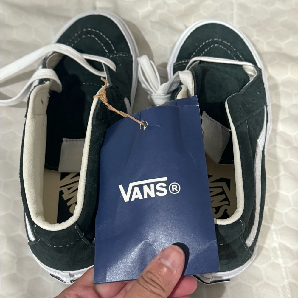 NEW Classic Van Old Skool in Suede